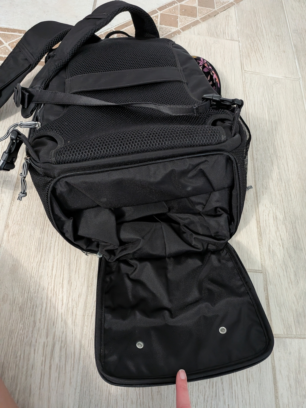 Vera Bradley Black Lightweight Everyday Backpack - Picture 8 of 10